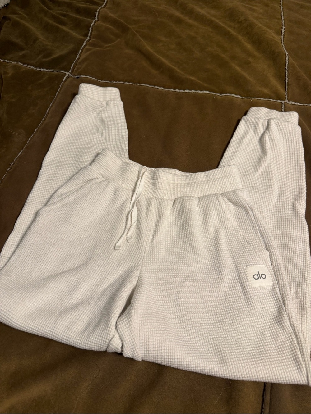 ALO Yoga Cream Waffle Knit Jogger Pants